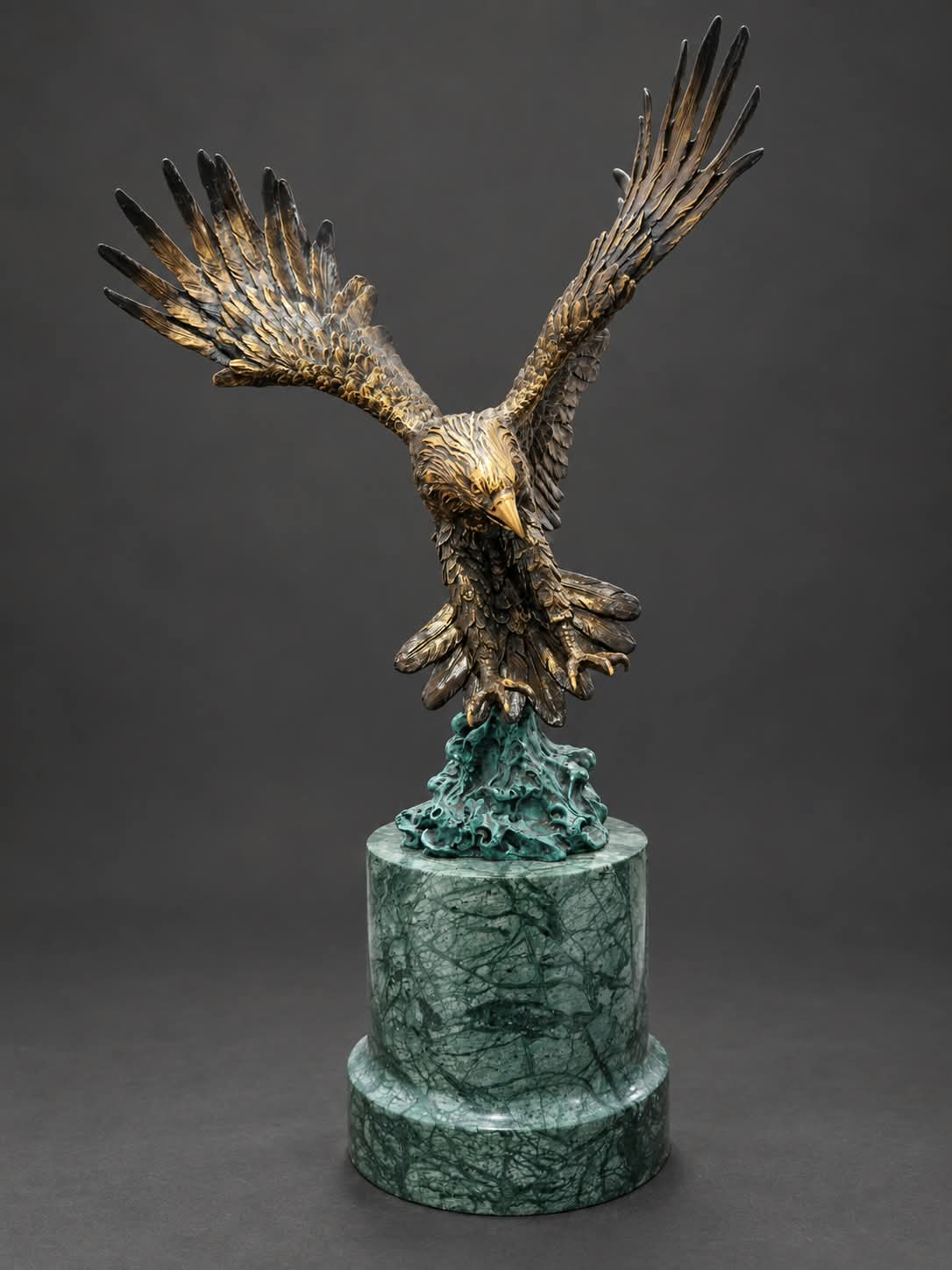 Bronze sculpture bird statue